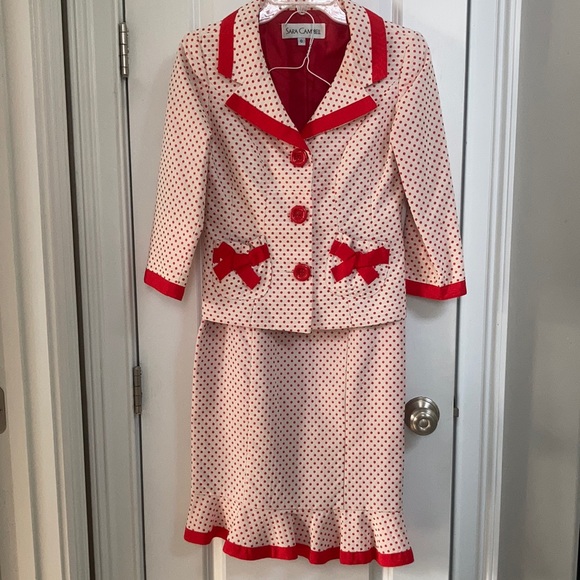 Sara Campbell white with red dots suit - Picture 1 of 10